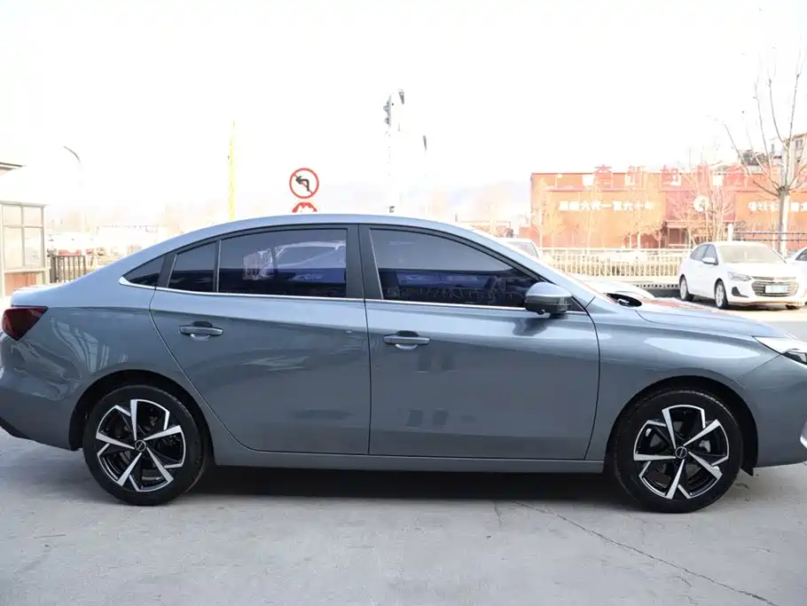Roewe i5 2023 1.5L CVT Premium Edition купить на сайте DeffCars