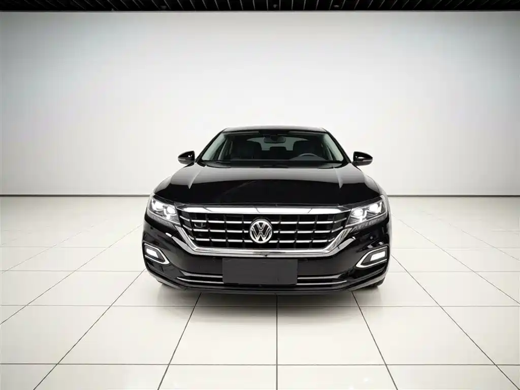 Passat 2019 330TSI Deluxe Edition National VI купить на сайте DeffCars