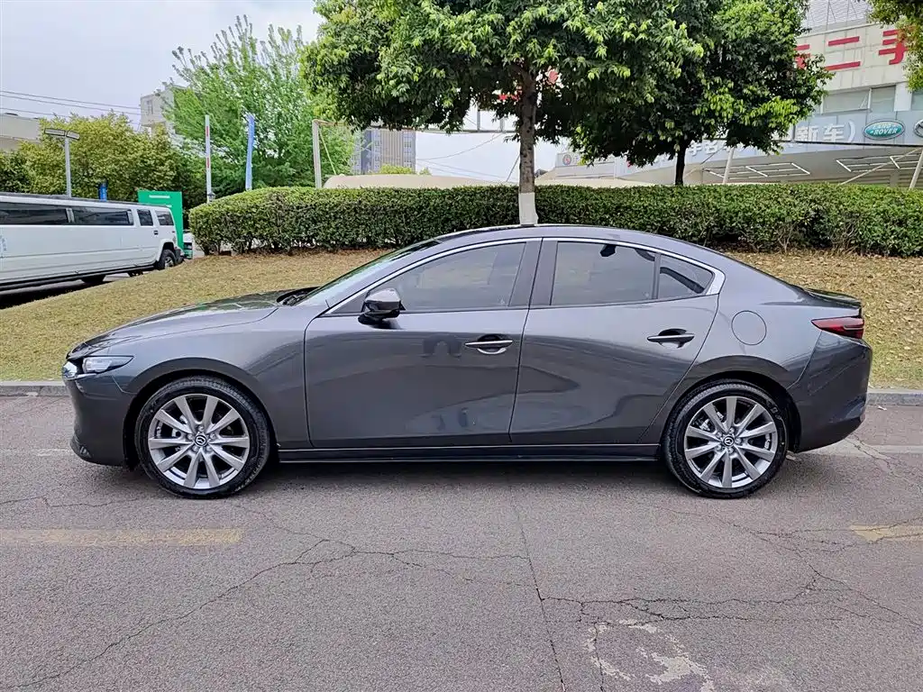 Mazda3 Angkesela 2023 2.0L Automatic Premium Edition купить на сайте DeffCars