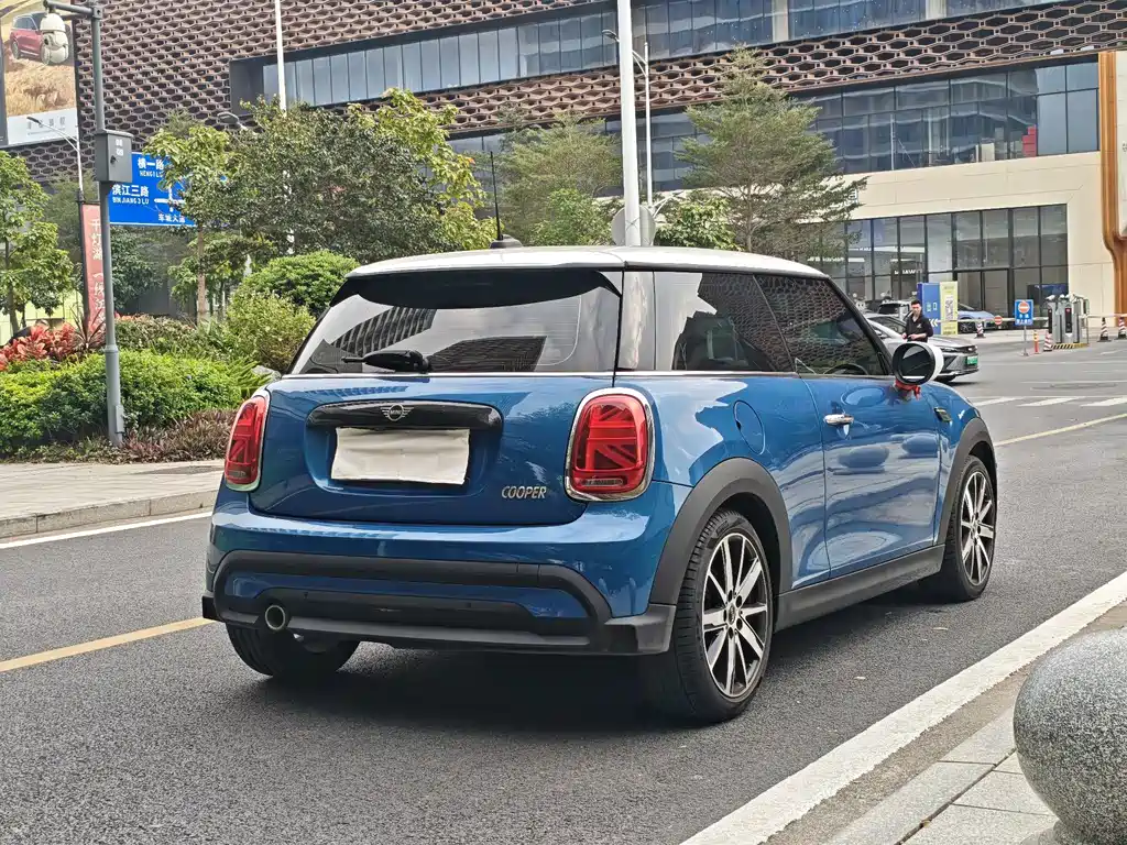 MINI 2022 1.5T COOPER Artist купить на сайте DeffCars