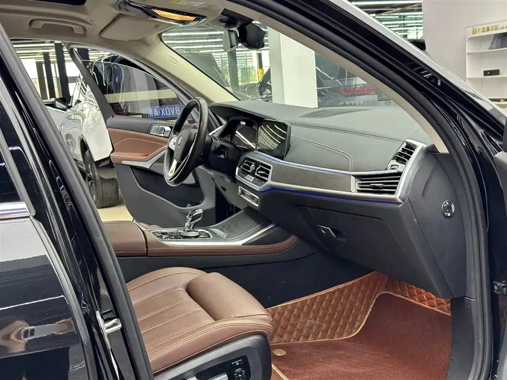 BMW X7 2022 xDrive40i Leading Luxury Package купить на сайте DeffCars