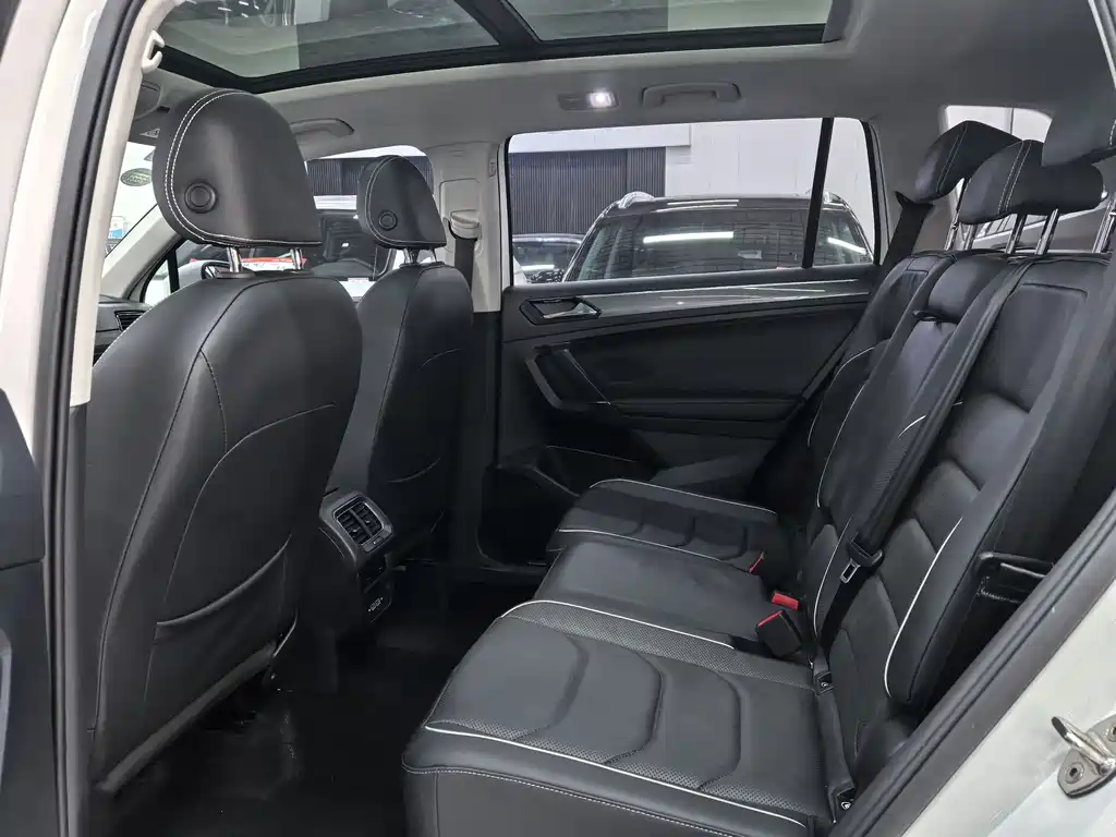Tiguan L 2020 330TSI automatic two-wheel drive R-Line flagship version National VI купить на сайте DeffCars