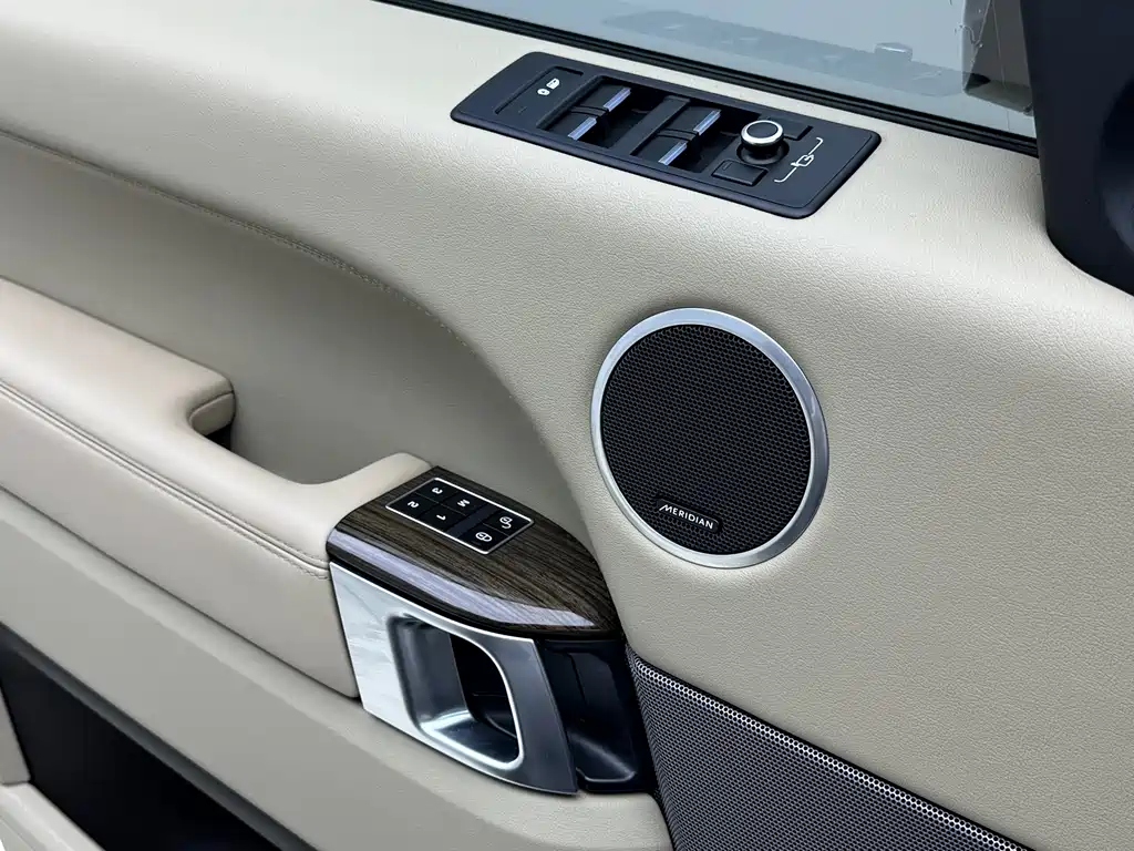 Range Rover Sport 2015 3.0 SDV6 HSE купить на сайте DeffCars