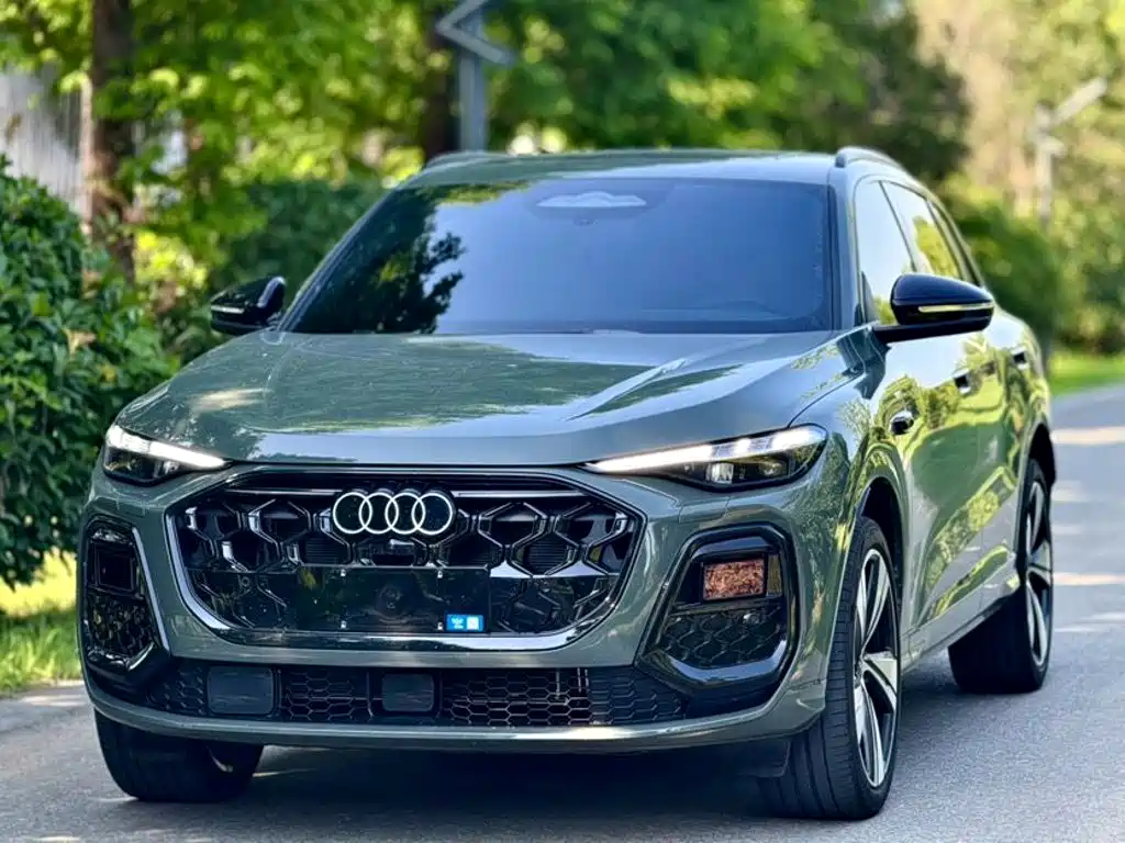 Audi Q5L 2026 2.0T smart hybrid exclusive model купить на сайте DeffCars