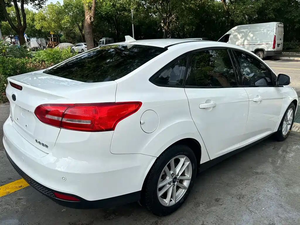 Focus 2017 sedan 1.6L automatic stylish smart mobility version купить на сайте DeffCars