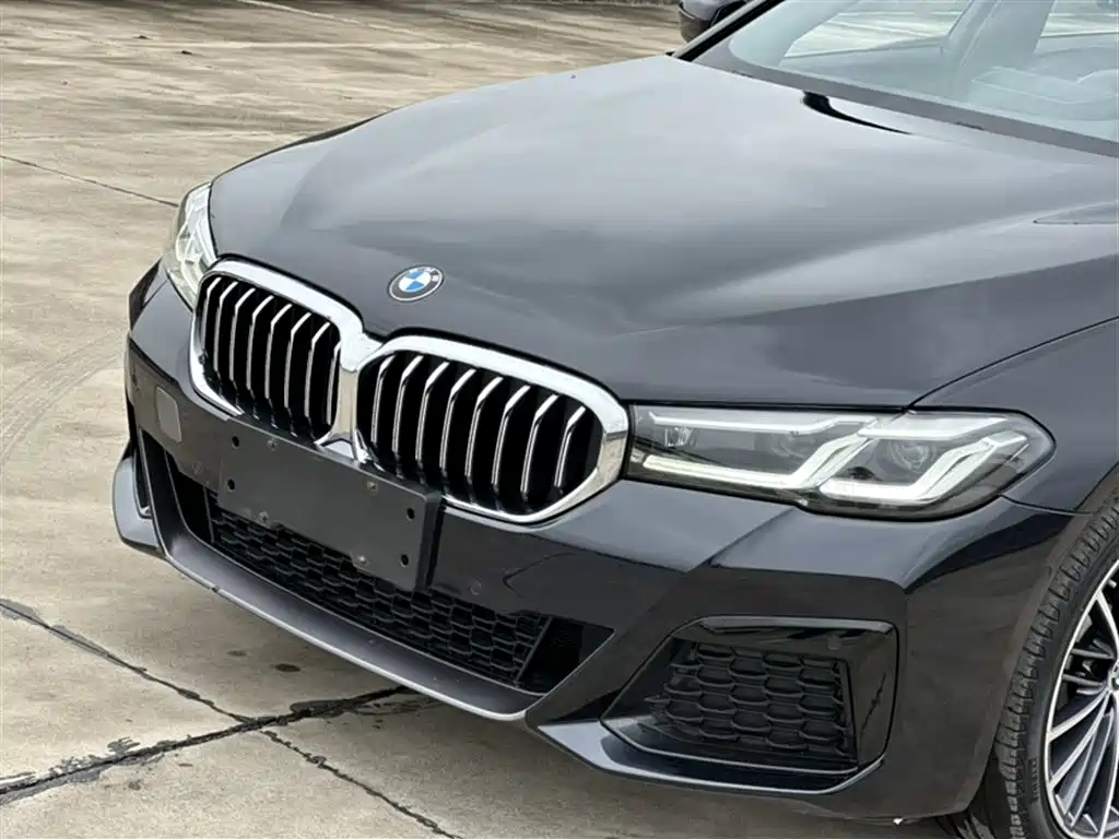 BMW 5 Series 2023 530Li Leading M Sports Package купить на сайте DeffCars