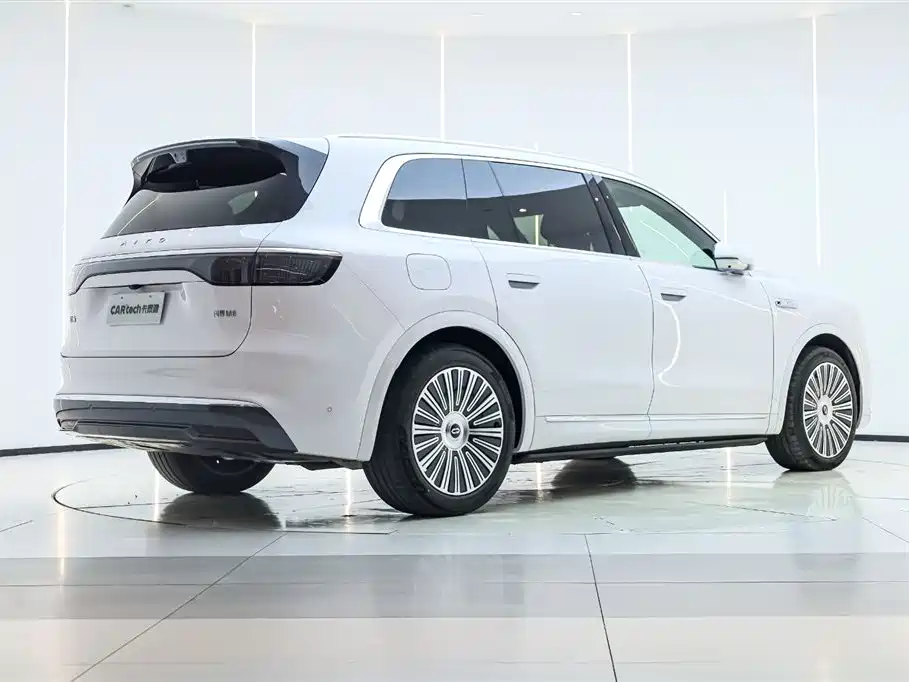 Wenjie M8 2025 extended range Ultra version 53.4kWh 6-seater version купить на сайте DeffCars