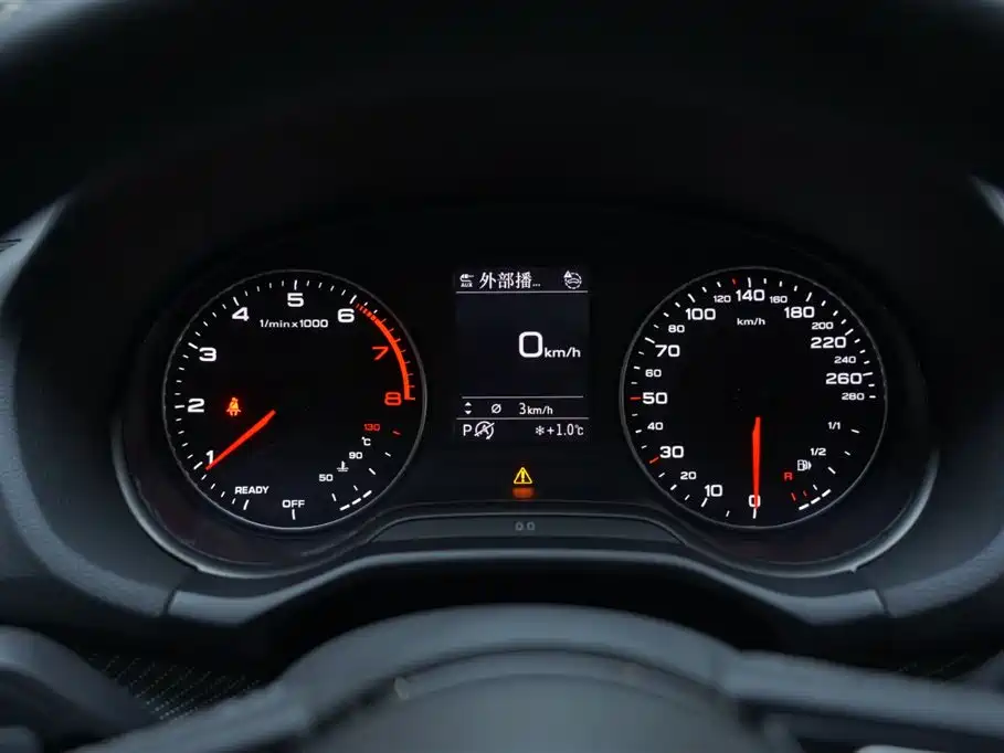 Audi Q2L 2024 35TFSI fashionable and dynamic купить на сайте DeffCars