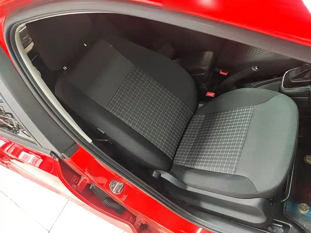 Polo 2016 1.6L automatic comfort model купить на сайте DeffCars