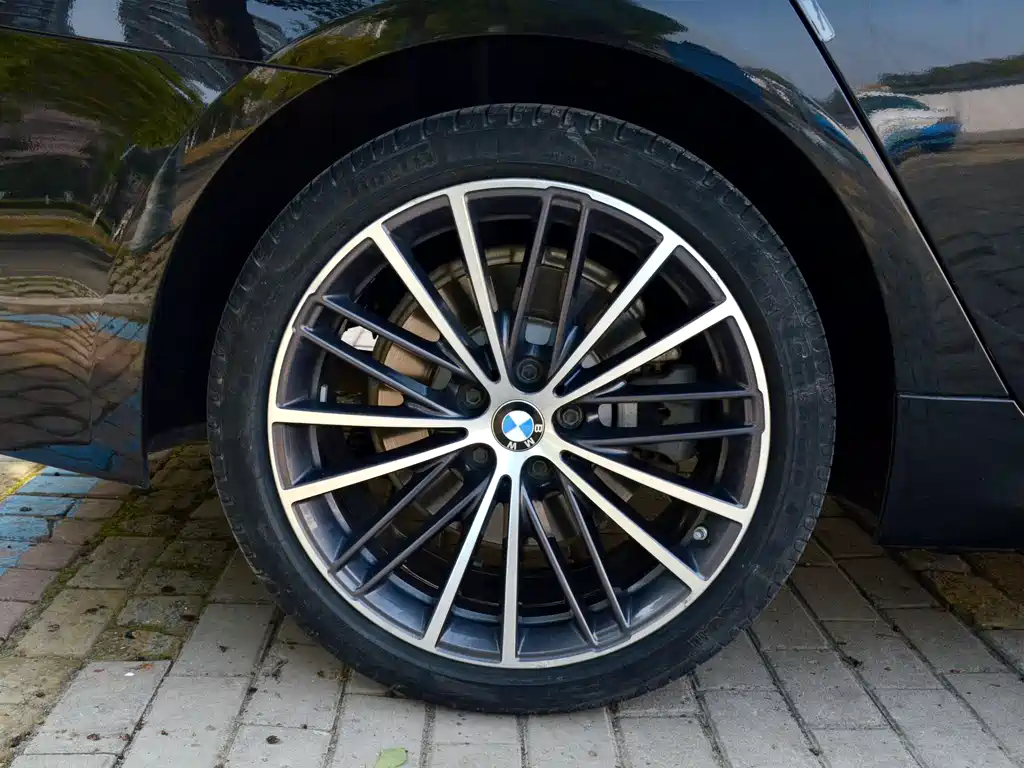 BMW 5 Series 2021 facelift 530Li leading M sports package купить на сайте DeffCars