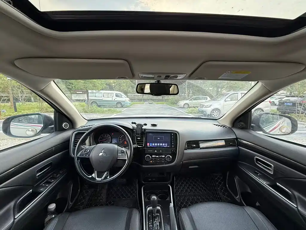 Outlander 2018 2.0L 2WD Jiale Edition 7 seats купить на сайте DeffCars