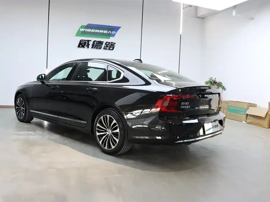 Volvo S90 2024 B5 Zhiyi Luxury Edition купить на сайте DeffCars