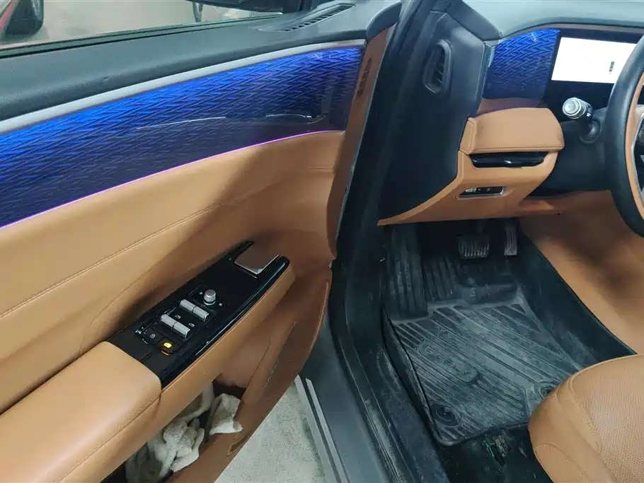 Galaxy L7 2025 EM-i 115km Discovery+ Edition купить на сайте DeffCars