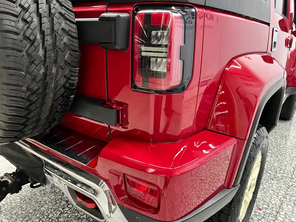 Beijing Off-Road BJ40 2018 PLUS 2.3T automatic four-wheel drive flagship version National V купить на сайте DeffCars