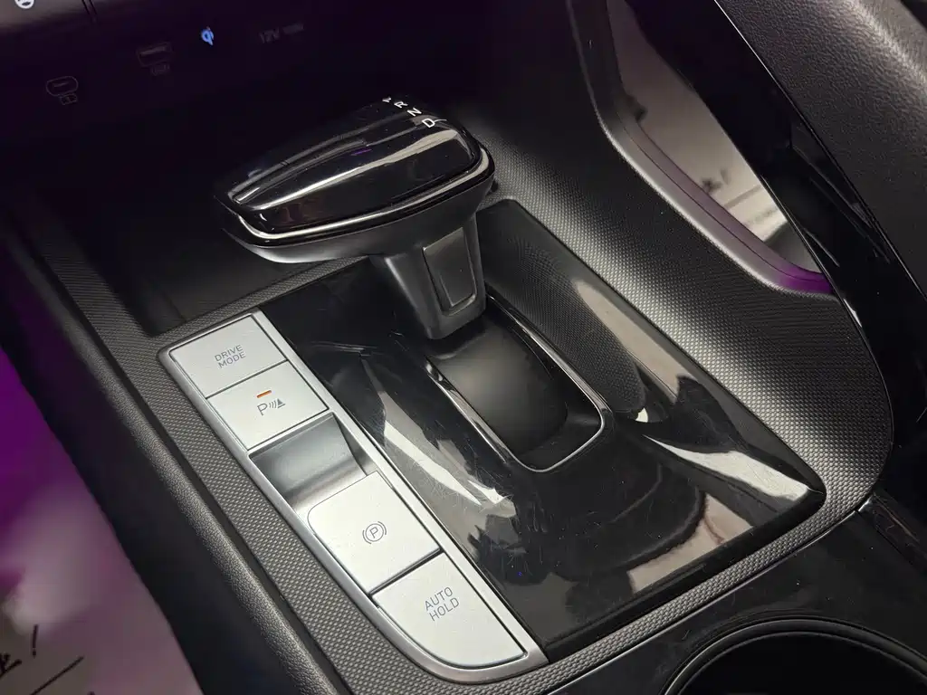 Elantra 2023 1.5L CVT LUX Premium Edition купить на сайте DeffCars