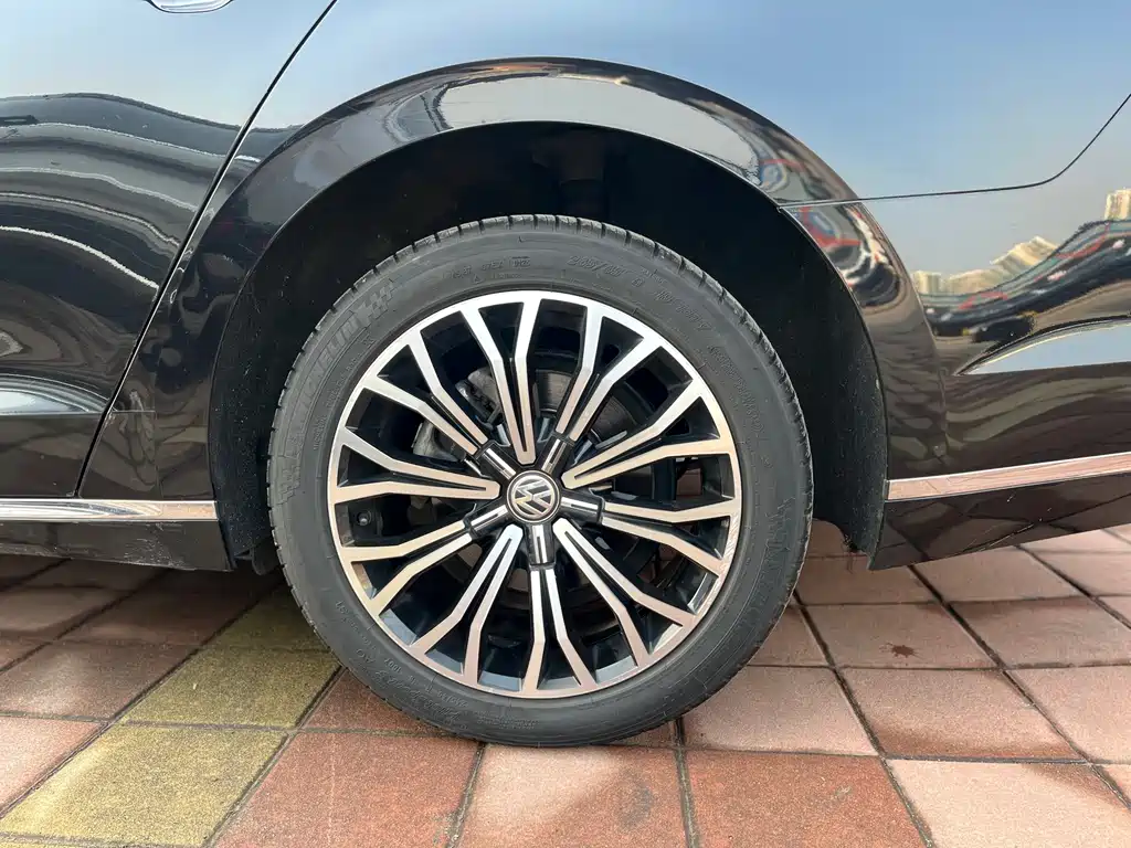 Huiang 2016 380TSI 2WD Yuzun Edition купить на сайте DeffCars