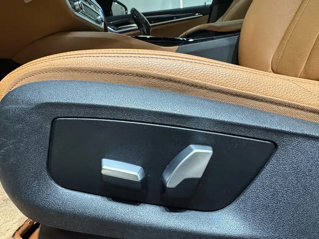 BMW 5 Series 2018 530Li Leading M Sports Package купить на сайте DeffCars