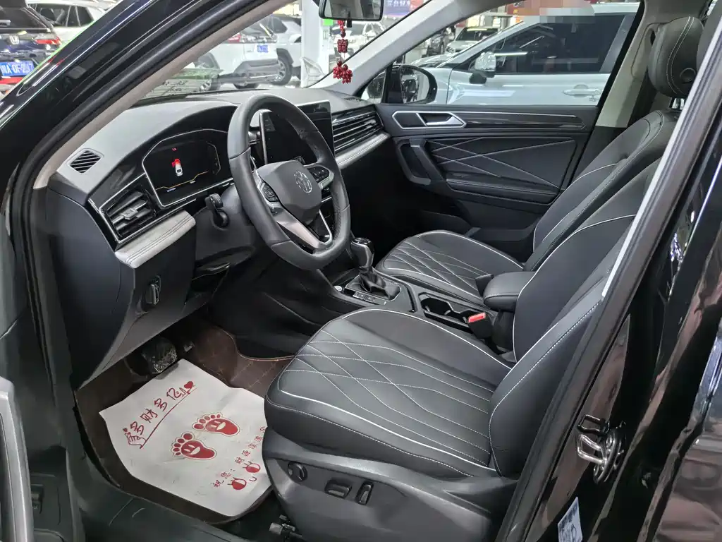 Tiguan L 2024 Outstanding Model 300TSI Automatic Two-wheel Drive Dragon Edition купить на сайте DeffCars