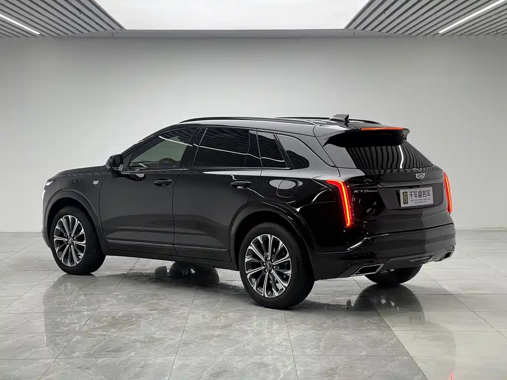 Cadillac XT5 2025 2.0T luxury model купить на сайте DeffCars