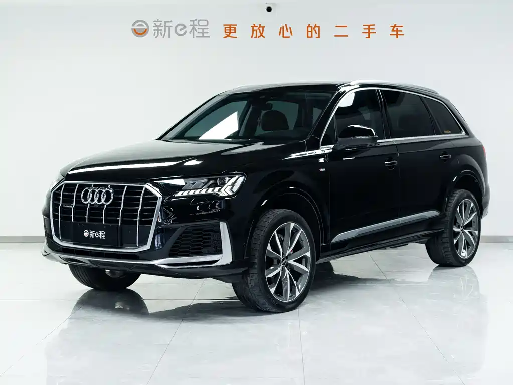 Audi Q7 2023 55 TFSI quattro S line sports version купить на сайте DeffCars