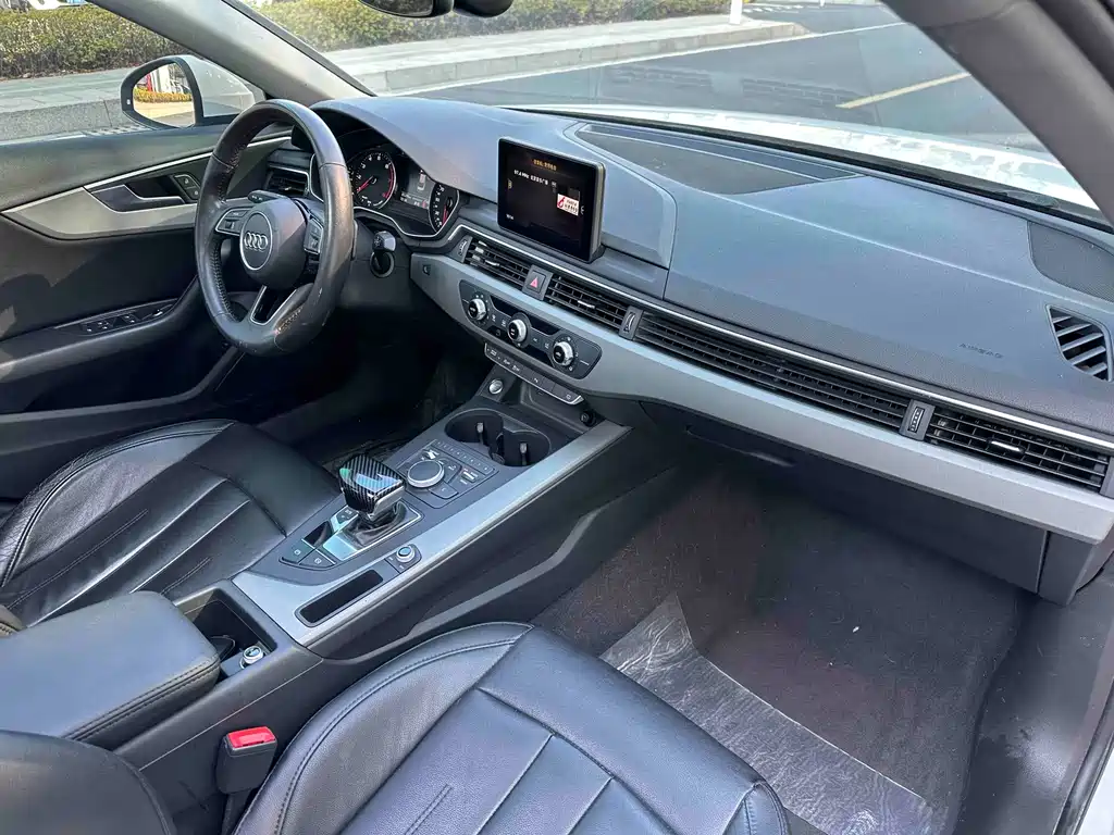 Audi A4L 2018 30th Anniversary Model 40 TFSI Enterprising купить на сайте DeffCars