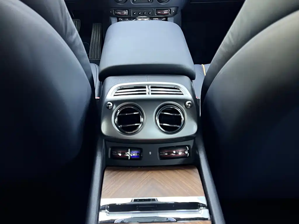 Phantom 2013 6.6T standard model купить на сайте DeffCars