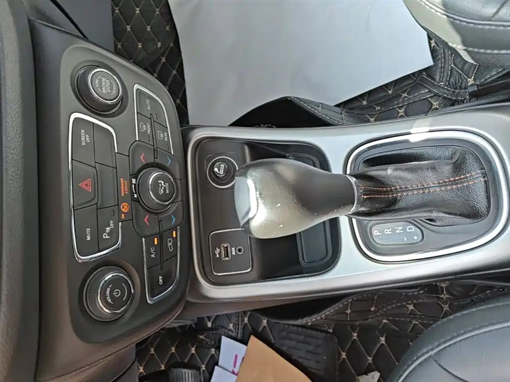 Compass 2017 200T Automatic Home Edition купить на сайте DeffCars