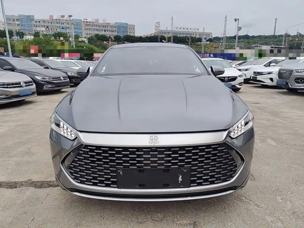Qin PLUS 2024 Honor Edition DM-i 55KM Leading Type купить на сайте DeffCars