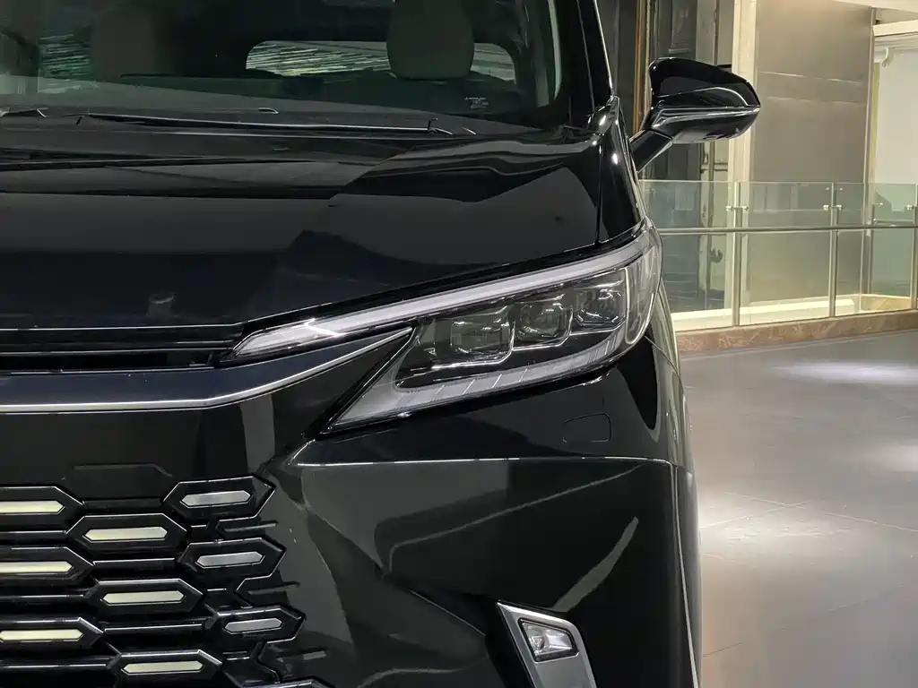 Lexus LM 2023 500h six-seater premium version купить на сайте DeffCars