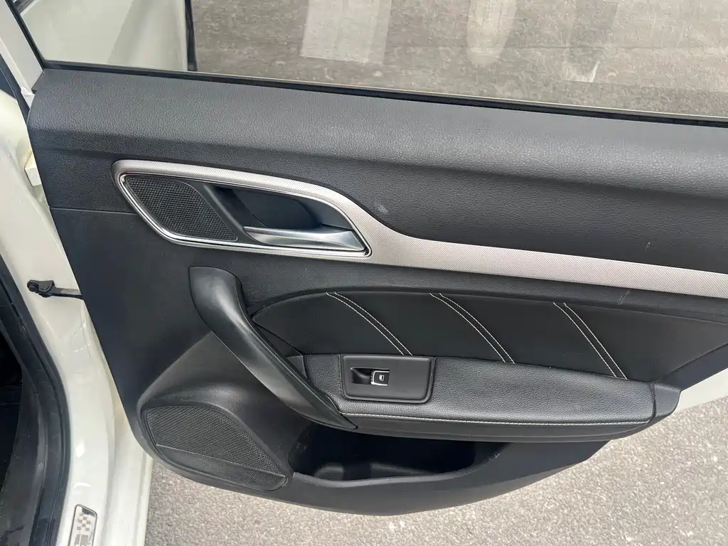 MG6 2017 20T automatic luxury smart connected version National V купить на сайте DeffCars