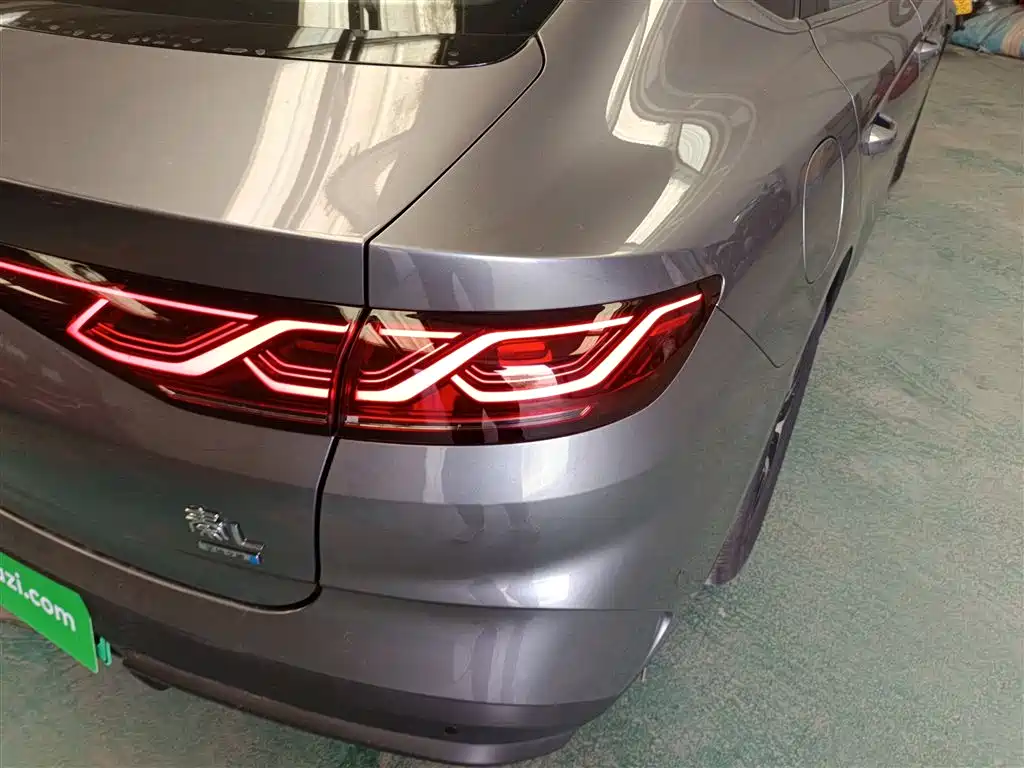 Qin L 2025 DM-i Smart Driving Edition 80KM Transcendent Type купить на сайте DeffCars