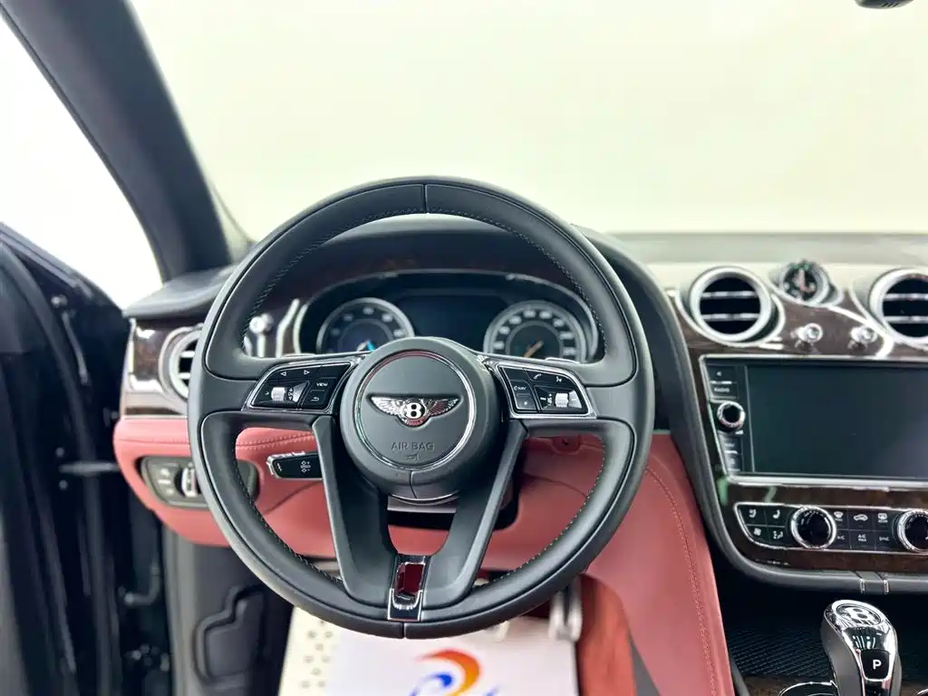 Bentayga 2016 6.0T Standard Edition купить на сайте DeffCars