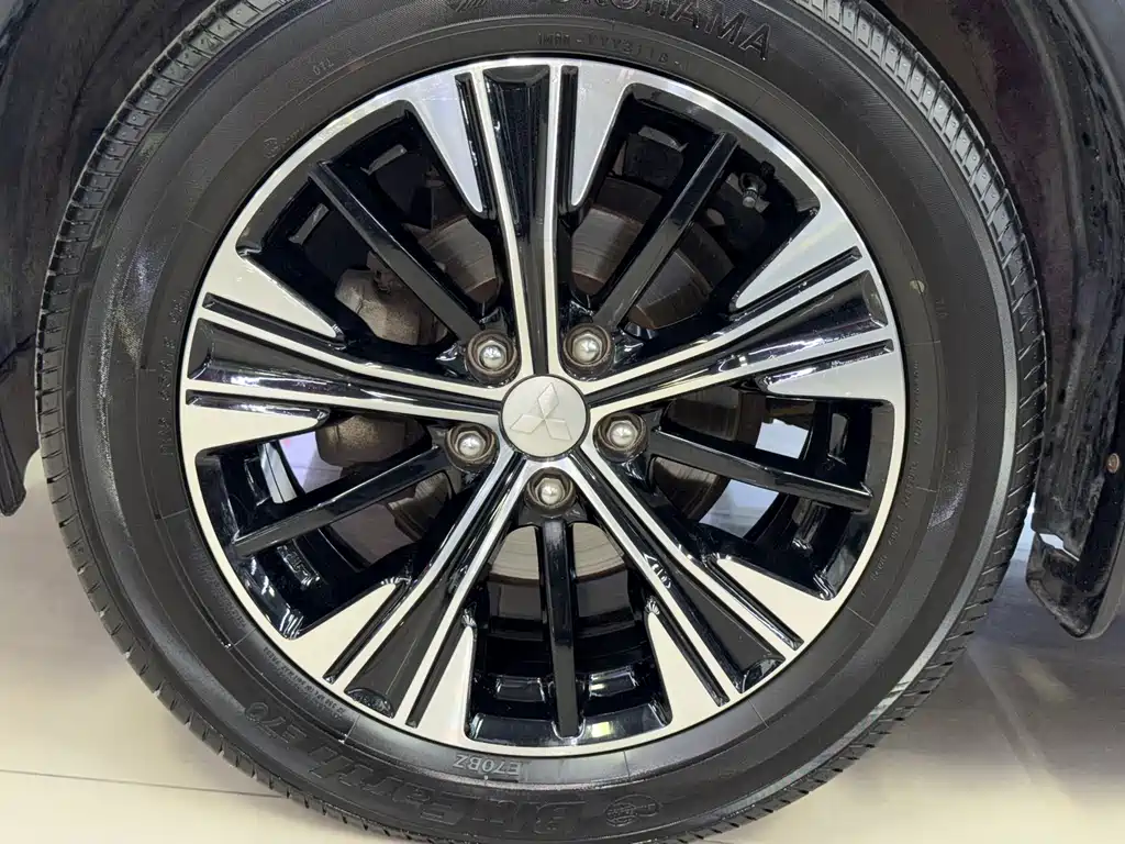 Yige 2018 1.5T CVT four-wheel drive real version купить на сайте DeffCars