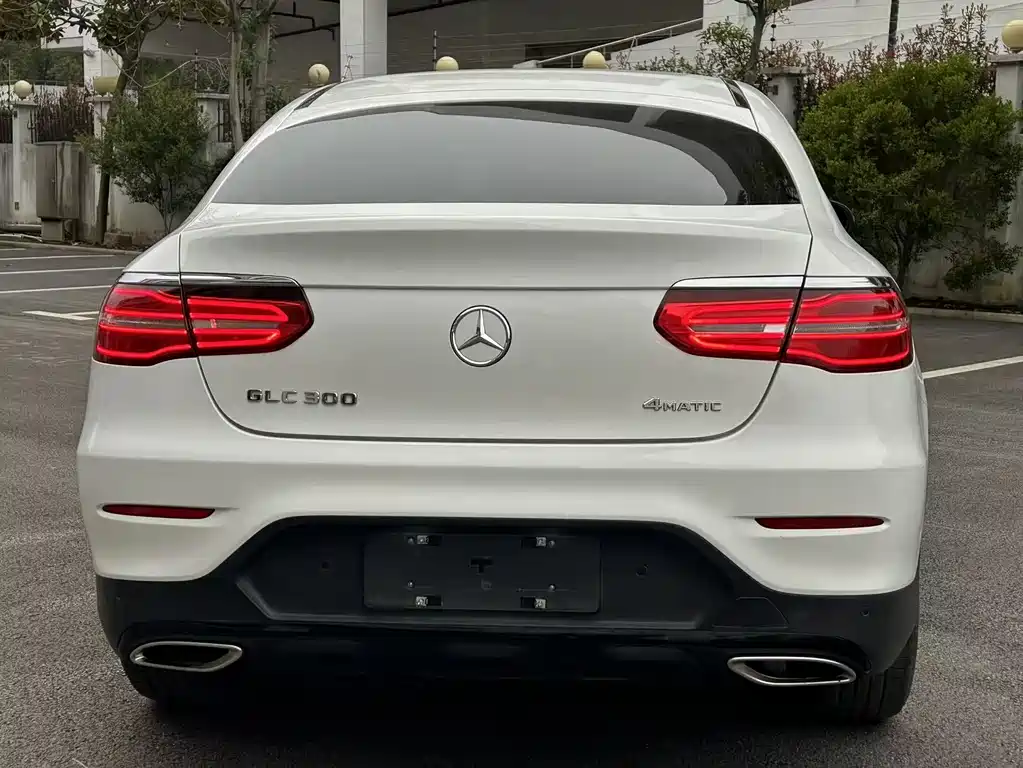 Mercedes-Benz GLC Coupe 2017 GLC 300 4MATIC Coupe SUV купить на сайте DeffCars