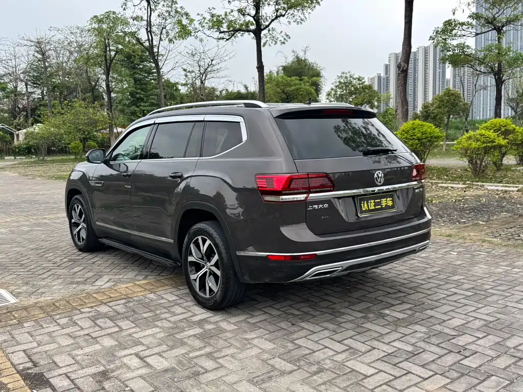 Touron 2017 330TSI two-wheel drive luxury version купить на сайте DeffCars