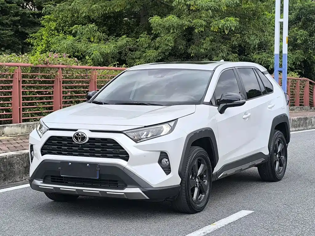 RAV4 Rongfang 2022 2.0L CVT four-wheel drive fashion Plus version купить на сайте DeffCars