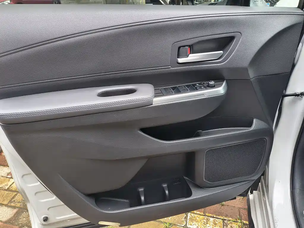 SIENNA 2024 2.5L Hybrid Premium Edition купить на сайте DeffCars
