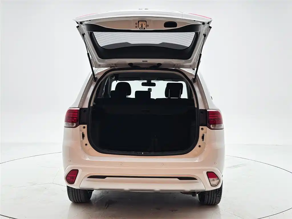 Outlander 2021 2.0L 2WD Smooth Edition 5 seats купить на сайте DeffCars
