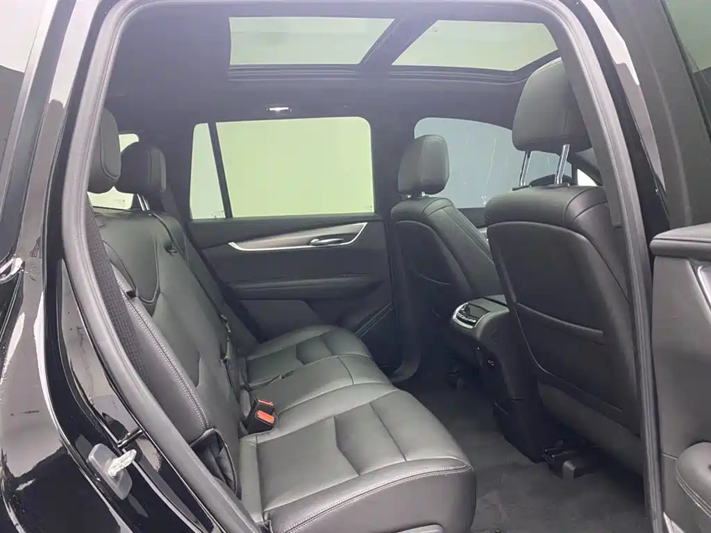 Cadillac XT6 2021 2.0T seven-seat four-wheel drive stylish model купить на сайте DeffCars