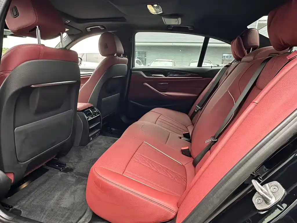 BMW 5 Series 2022 facelift 525Li M Sports Package купить на сайте DeffCars