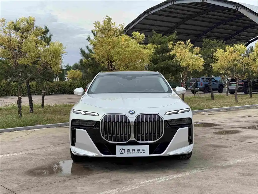 BMW 7 Series 2023 735Li M Sports Package купить на сайте DeffCars