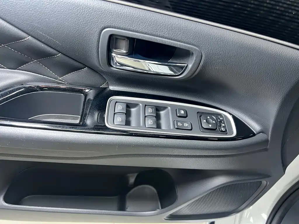 Outlander 2021 2.0L 2WD Enjoy Edition 7 seats купить на сайте DeffCars