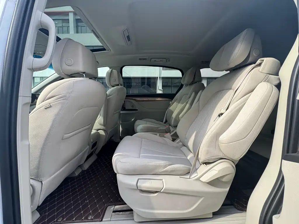 Buick GL8 2017 ES 28T Comfort Type National V купить на сайте DeffCars