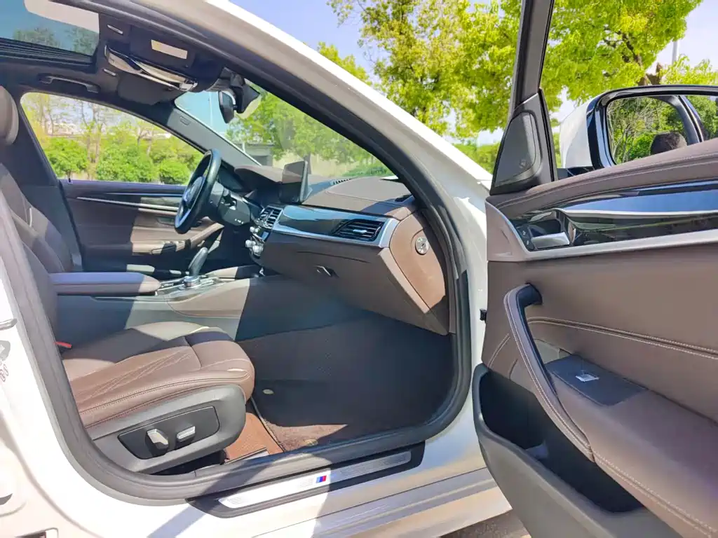 BMW 5 Series 2022 facelift 525Li M Sports Package купить на сайте DeffCars