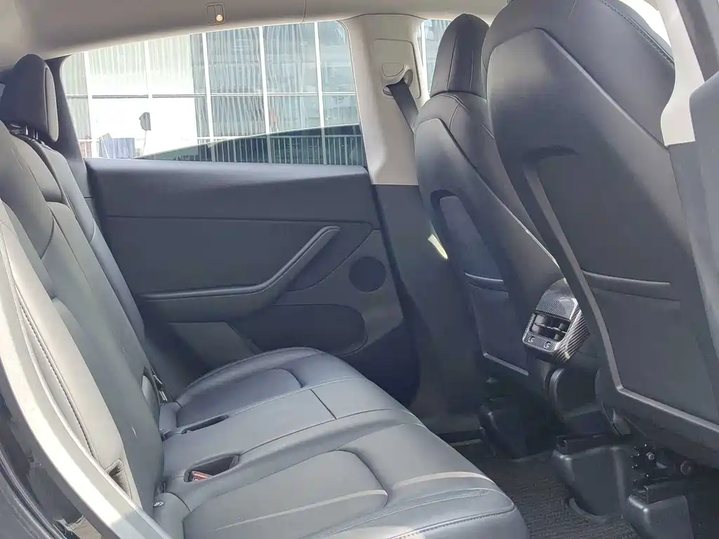 Model Y 2021 long-range all-wheel drive version 3D7 купить на сайте DeffCars