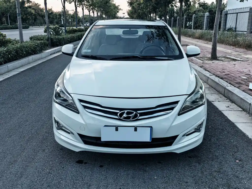 Reina 2014 1.4L automatic leading model GLX купить на сайте DeffCars