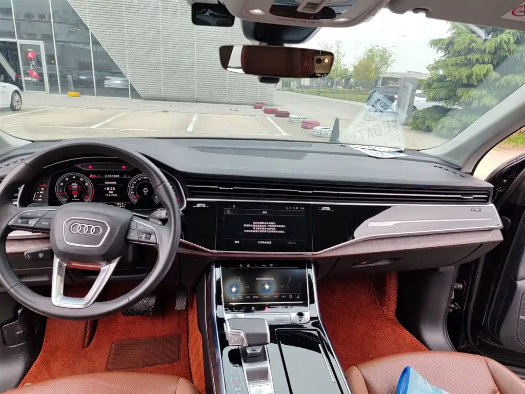 Audi Q7 2023 55 TFSI quattro S line sports version купить на сайте DeffCars