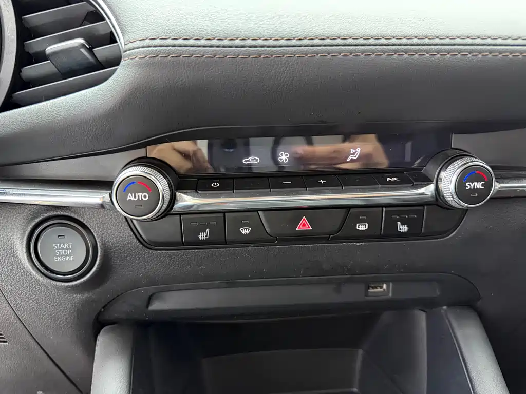 Mazda3 Angkesela 2022 2.0L Automatic Premium Edition купить на сайте DeffCars