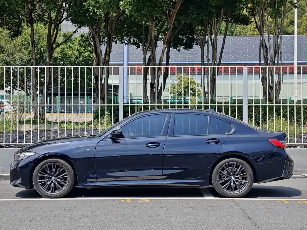BMW 3 Series 2024 325i M Sports Night Package купить на сайте DeffCars