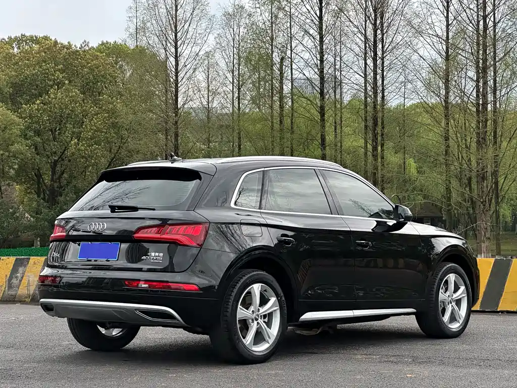 Audi Q5L 2020 facelift 40 TFSI Honorable and enterprising model купить на сайте DeffCars